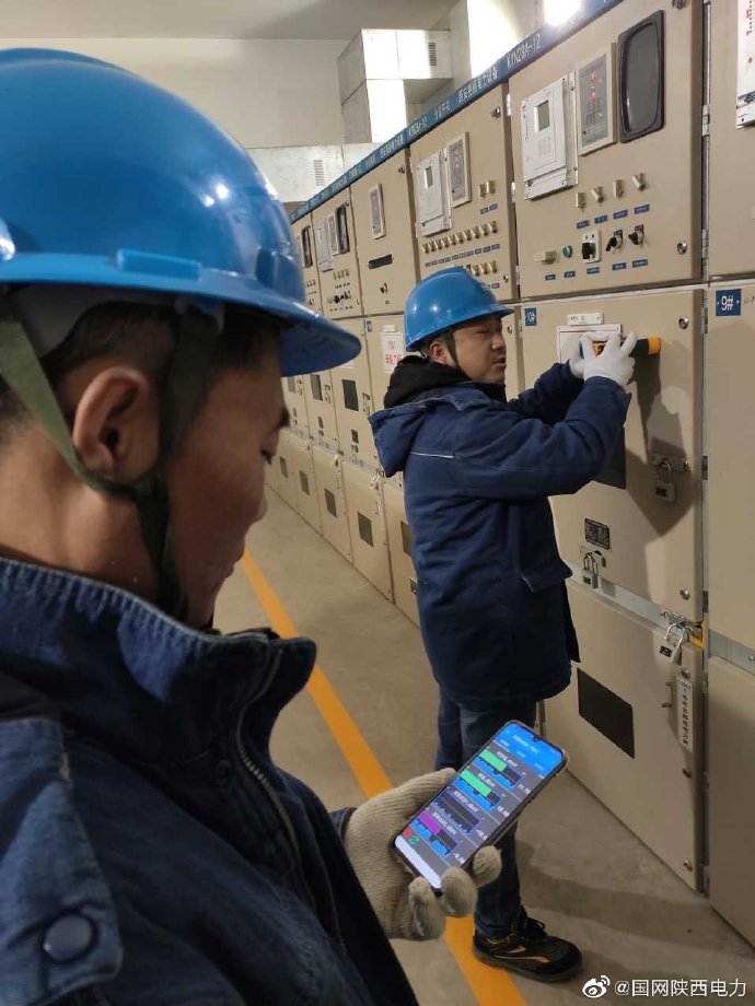 国网渭南供电公司进行开关柜局放检测和一次设备红外测温工作