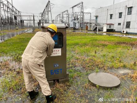国网镇江供电公司重点检查各变电站防汛排水设施是否正常