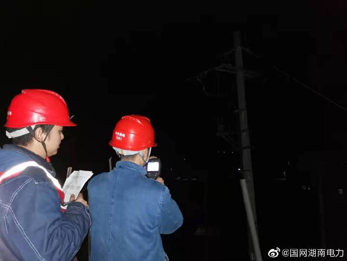 在10千伏袁家线开展红外测温