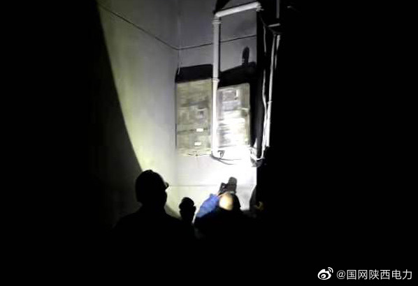 夜间用电高峰期突击检查